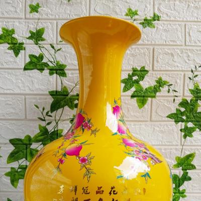 Bình họa tiết Chim Công - Tứ Quý